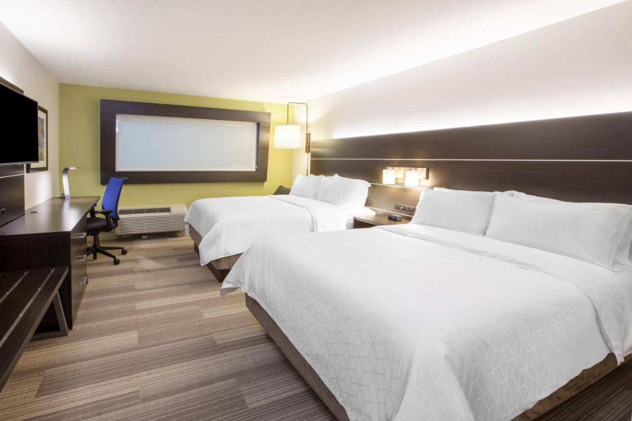 Holiday Inn Express & Suites North Fremont By Ihg Bagian luar foto