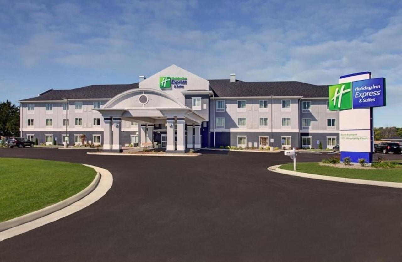 Holiday Inn Express & Suites North Fremont By Ihg Bagian luar foto