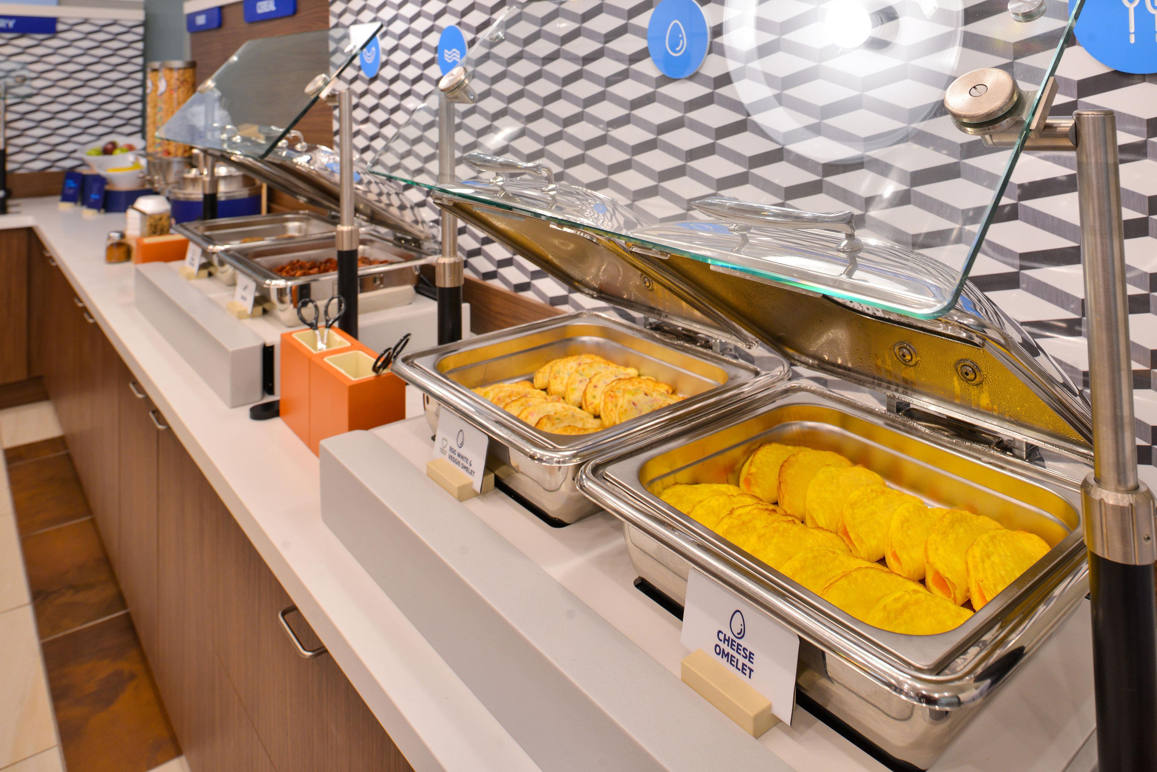 Holiday Inn Express & Suites North Fremont By Ihg Bagian luar foto