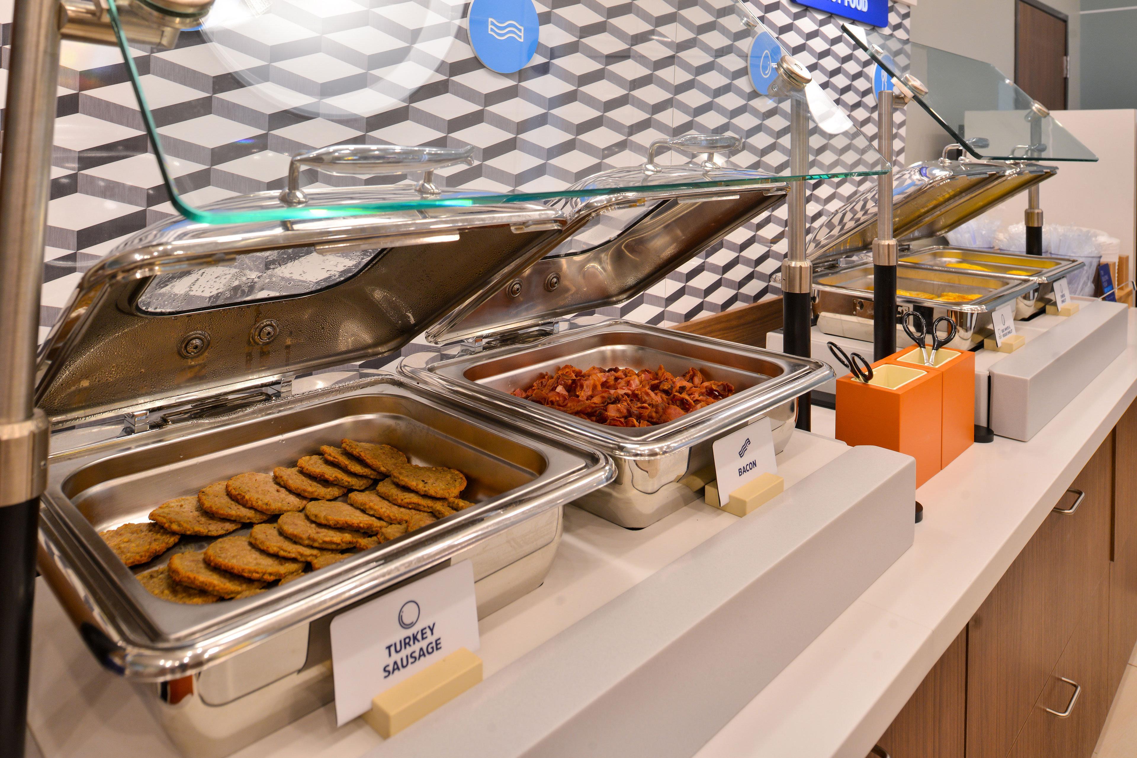 Holiday Inn Express & Suites North Fremont By Ihg Bagian luar foto